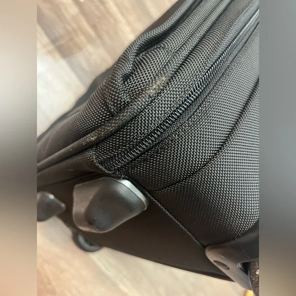 Tumi G4 Wheeled Convertible Computer Brief Packing Case Black 17.5X14X8